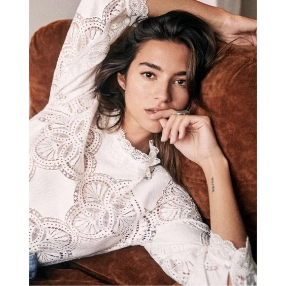 SEZANE White Lace Openwork High
Neck Eyelet Ruffle Button Back Bacall Blouse Top - Picture 15 of 17